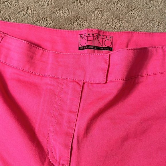 New York & Co Pedal Pushers. Bright pink. Size 12 - Picture 5 of 6